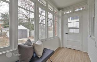9-bedroom townhouse in Old Toronto for C$1,984,000