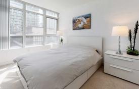 Apartment – Capreol Court, Old Toronto, Toronto,  Ontario,   Canada for C$842,000