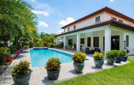 Modern villa with a pool, a terrace and two garages, Coral Gables, USA for 2,195,000 €