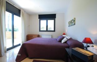4-bedroom house 240 m² in Begur for 695,000 €