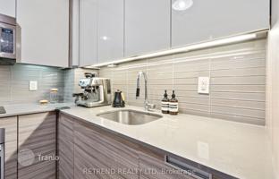 5-bedroom apartment in Simcoe Street for C$1,099,000
