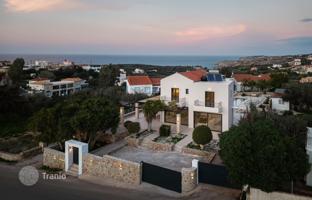 3-bedroom villa 200 m² in Plaka (Chania) for 800,000 €