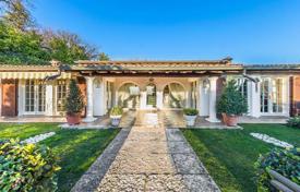 Comfortable villa with a garden in a residential complex with a swimming pool, Garda, Italy for 620,000 €