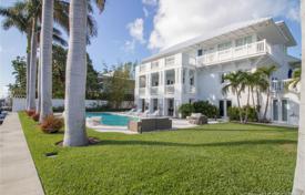 Comfortable villa with a pool, a garage, terraces and views of the bay, Key Biscayne, USA for $12,000,000