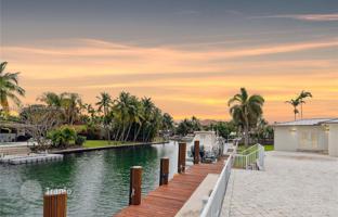 5-bedroom house 317 m² in North Miami for $4,200,000
