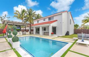 4-bedroom house 287 m² in West End for $1,000,000