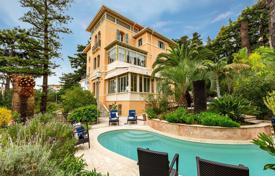 Renovated historic villa with a swimming pool and a sea view at 800 meters from the beach, San Remo, Italy for 9,500 € per week