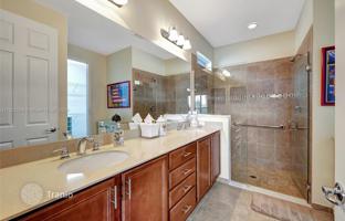 2-bedroom house 227 m² in Florida for $465,000