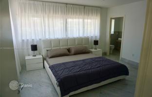 3-bedroom house 218 m² in Miami Beach for $2,198,000