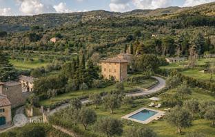 15-room country house 483 m² in Cortona for 1,150,000 €