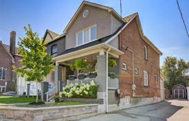 Townhome – Gerrard Street East, Toronto, Ontario,  Canada for C$1,087,000