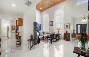 5-bedroom house 347 m² in Miami for $1,599,000