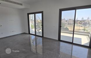 4-bedroom penthouse 125 m² in Zakaki for 420,000 €