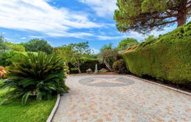 Сalm — Сlosed estate — Pool — Garden for 2,900,000 €