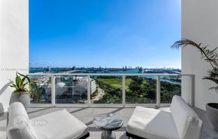 2-bedroom apartments in condo 167 m² in Miami for $2,050,000