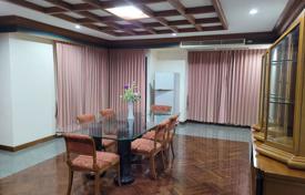4-bedroom penthouse in Watthana for $3,060 per week