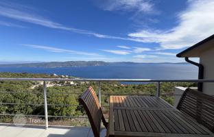 2-bedroom apartment 93 m² in Rabac for 270,000 €