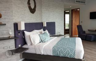 7-bedroom villa 1,800 m² in Choeng Thale for $1,940,000