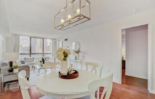 5-bedroom apartment in Gerrard Street East for C$720,000
