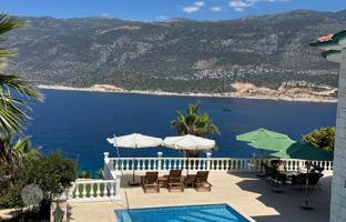 4-bedroom villa 220 m² in Kash for 105,504,000 TRY