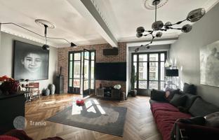 Stylish two-bedroom apartment in the Musicians' Quarter, Nice, France for 895,000 €