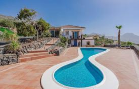 Luxury villa with a guest house, a swimming pool and sea views in Adeje, Tenerife, Spain for 1,595,000 €