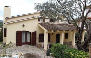 Three-storey villa with a garden and a garage in prestigious area, Lloret de Mar, Spain for 422,000 €