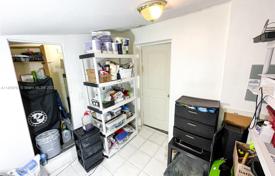 Townhome – Hollywood, Florida, USA for $436,000