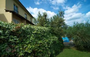 Villa 1,670 m² in Follonica for 1,700,000 €