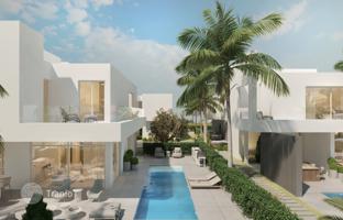 3-bedroom cottage 172 m² in Pernera for 585,000 €