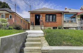Terraced house – York, Toronto, Ontario,  Canada for C$1,026,000