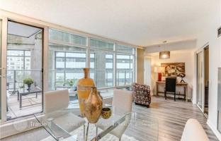 5-bedroom apartment in Front Street West for C$839,000