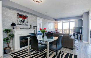 3-bedroom apartment in Dundas Street West for C$873,000