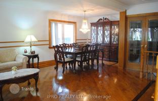 9-bedroom house in Etobicoke for C$1,929,000