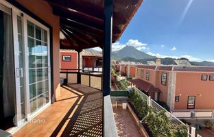 4-bedroom cottage 160 m² in Adeje for 685,000 €