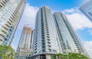 4-bedroom apartment in Front Street West for C$776,000