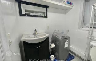 2-bedroom house in Craven Road for C$1,212,000