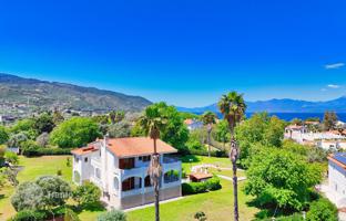 Three-level villa with a large garden 250 meters from the sea in the Peloponnese, Greece for 550,000 €