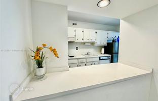 1-bedroom apartments in condo 52 m² in Lincoln Road for $325,000