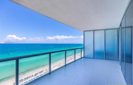 Spacious flat with ocean views in a residence on the first line of the beach, Sunny Isles Beach, Florida, USA for $1,270,000