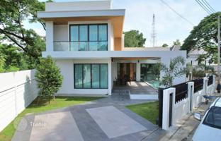 4-bedroom villa 236 m² in Pattaya for $653,000
