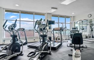 2-bedroom apartments in condo 114 m² in Miami Beach for $795,000