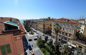 Five-room apartment with a sea view in the center of Sanremo, Liguria, Italy. Price on request