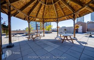 4-bedroom apartment in Gerrard Street East for C$833,000