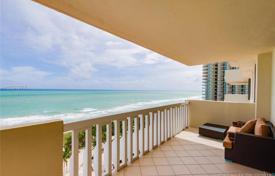 Three-bedroom apartment with views of the ocean and pool in Bal Harbour, Florida, USA for $1,505,000