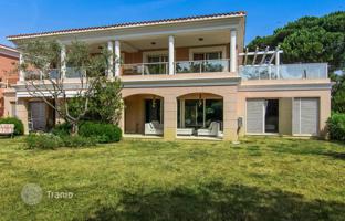 Two-level villa within walking distance to beaches, Antibes, Cote d'Azur, France for 1,990,000 €
