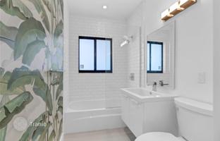 3-bedroom house 222 m² in Miami Beach for $1,750,000