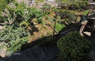 9-room house 400 m² in Milna for 350,000 €