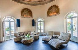 Luxury Сastel — Breathtaking sea views — Pool. Price on request