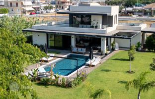 Stylish three-level villa with a pool and a large plot, just 50 m from the sea, Kalamata, Peloponnese, Greece for 1,300,000 €
